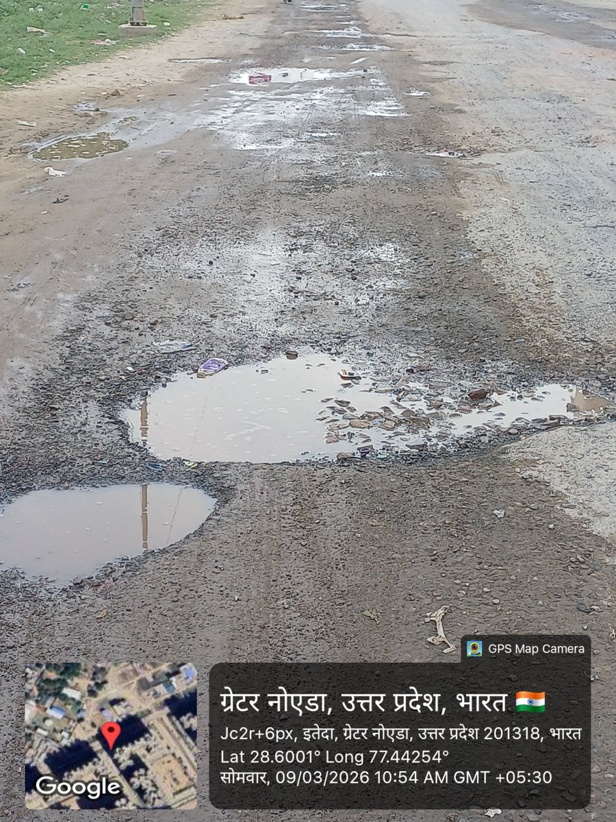 rathore12346's tweet photo. @OfficialGNIDA महोदय,ये दोनों रोड Centuraian Park के आगे और पीछे गाव की और के है और ACEO जी ने फरवरी में कार्य शुरू होने को लेकर आश्वस्त भी किया और अब आपके अधिकारी मार्च अंत में कह रहे हैं।
क्या अधिकारी या नेता के घर के आगे ऐसा सम्भव है।धन्यवाद।
@tejpalnagarMLA @dr_maheshsharma https://t.co/irD47BxIxh