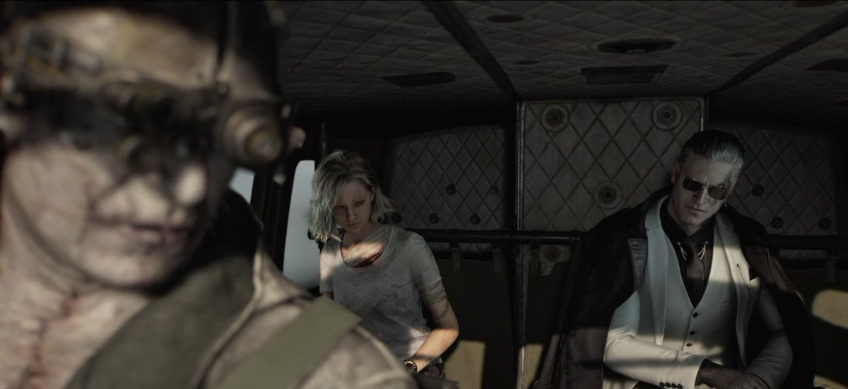 グレースも別に無理矢理ヘリに乗せられてるわけでもないし
この３人普通に仲いいだろもう