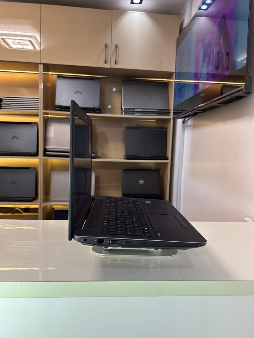 🇺🇸Hp Zbook 15 G3 

RAM: 16gb
Storage: 256GB SSD
Processor: 6th gen intel core i7-6820HQ
Display: 15.6" full HD 
Clock speed: 2.70GHz base frequency up to 3.9GHz max turbo boost
GPU: 4gb Nvidia Quadro M2000M

✅ Features ✅
WiFi
Bluetooth
Backlit keys
hd webcam

Price: N380,000