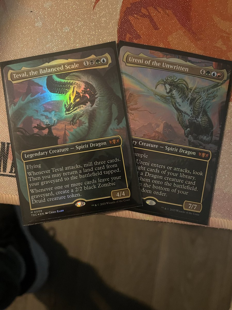 Yeeeeeeeh boi got ma dragon decks finally! Debating if I upgrade them individually or tear them down to make something with Tiamat. .3.
#MTG #Tarkir #TCG