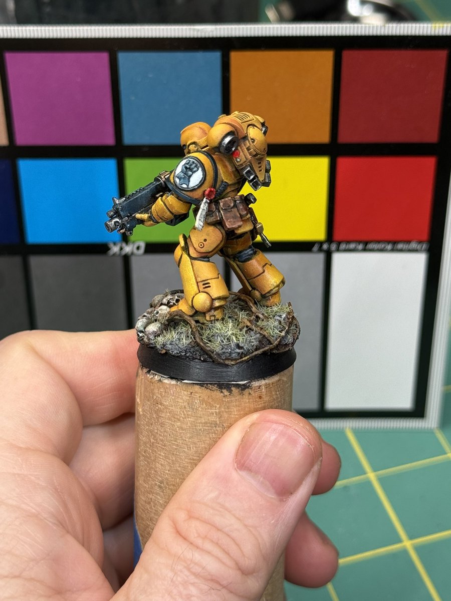 TBLHobbies's tweet photo. Finished for now! I need to let the oils cure before I can do some decals. 
Commissions are open 

#imperialfists #gamesworkshop #40k #minipainting #miniaturepainting https://t.co/41BXVGhvZS