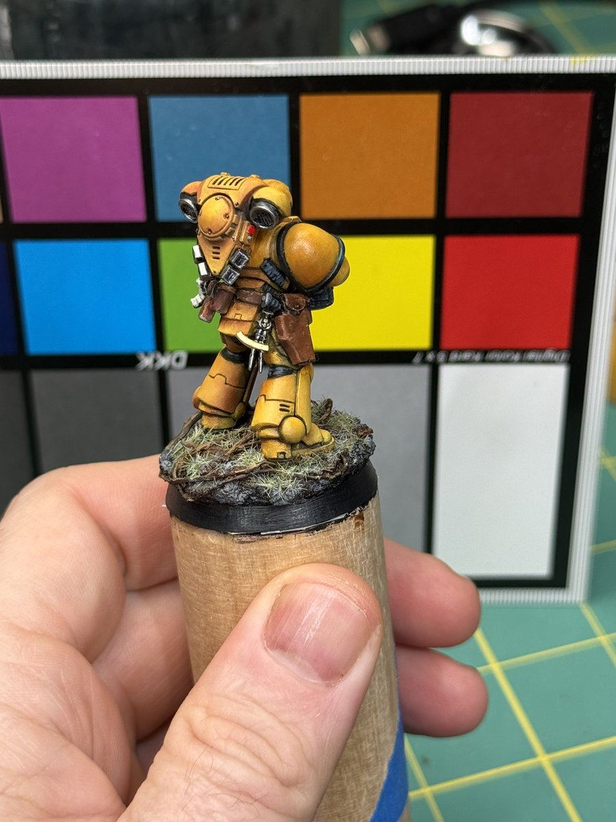 TBLHobbies's tweet photo. Finished for now! I need to let the oils cure before I can do some decals. 
Commissions are open 

#imperialfists #gamesworkshop #40k #minipainting #miniaturepainting https://t.co/41BXVGhvZS