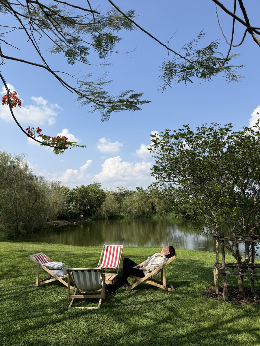 ลูกกระเดือกฟิล์มไม่ได้ใหญ่เท่ากำปั้นแบบนั้น