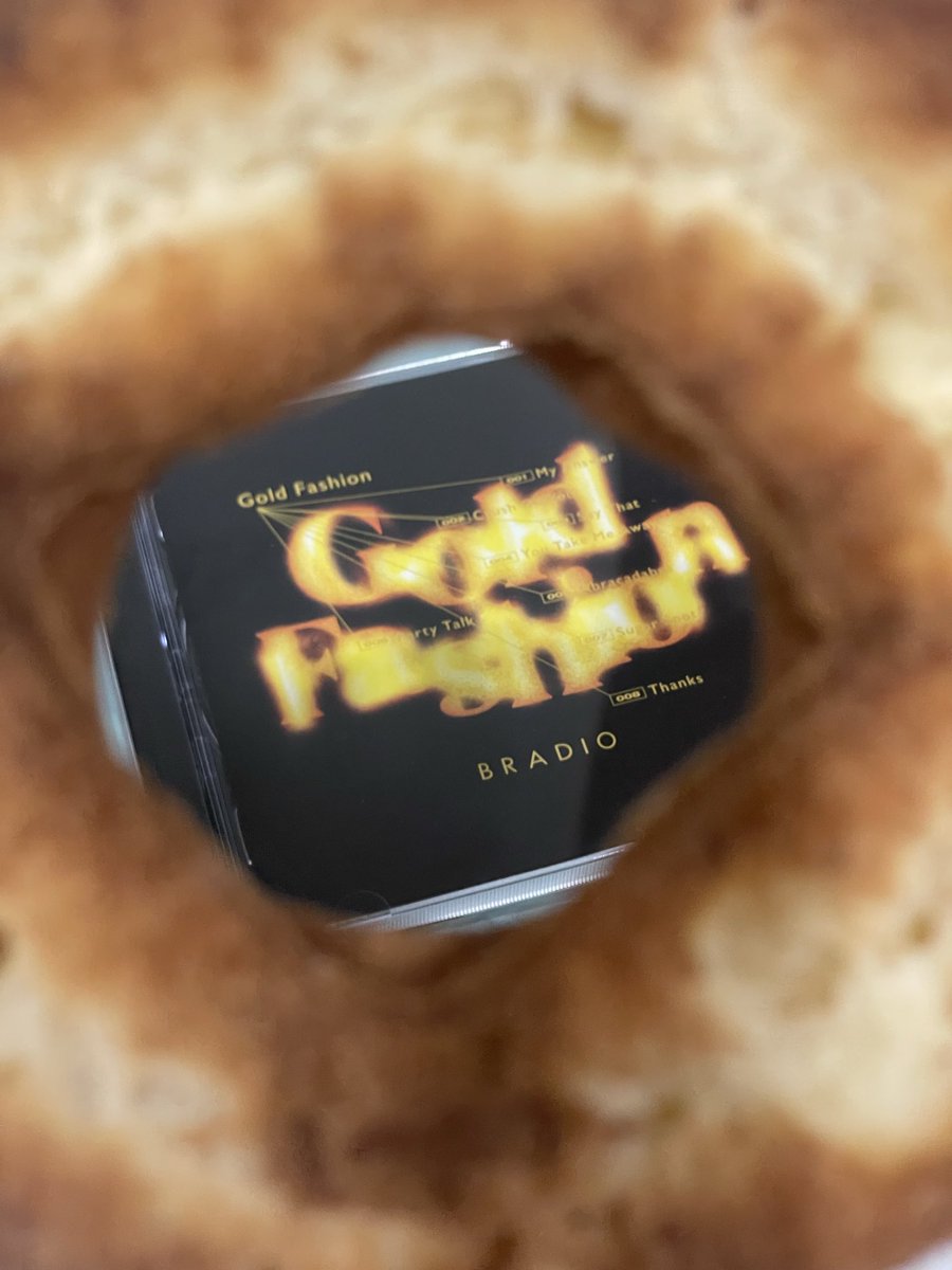 pocchico's tweet photo. やりたかったこと😋
オールドファッションごしの #GoldFashion 🍩
#BRADIO https://t.co/ZmixcmcDeC