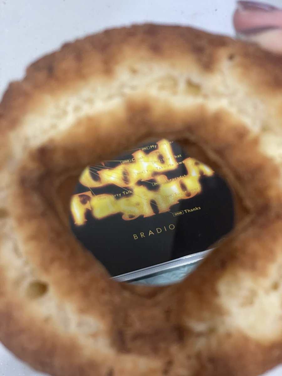 pocchico's tweet photo. やりたかったこと😋
オールドファッションごしの #GoldFashion 🍩
#BRADIO https://t.co/ZmixcmcDeC