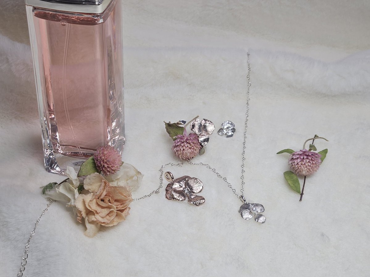 J/N✨️ tweet media