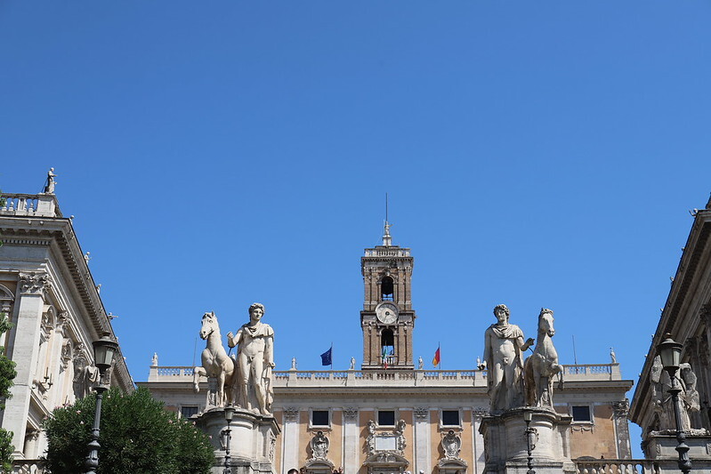 MeteoEurope's tweet photo. Découvrez les prévisions météo pour Rome: 17°C aujourd’hui, averses éparses, humidité élevée et vent léger. Demain, 18°C avec peu de précipitations. Coordonnées et heures du jour disponibles. Consultez l’article pour les détails complets: https://t.co/wIJ8LFwW0y
 Photos 1434088… https://t.co/Qe2pa9cMso