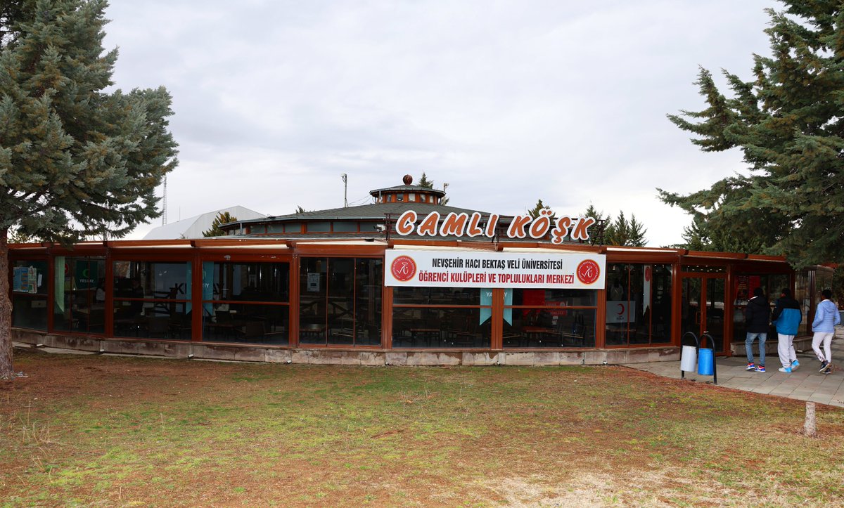 #NEVÜ öğrenci kulüp ve topluluklarının 10 projesi ÜNİDES kapsamında destek almaya hak kazandı. Rektör <a href="/semihaktekin/">Semih AKTEKİN</a>, bu desteğin öğrencilerin fikirlerini hayata geçirmesi ve ekip çalışmasını deneyimlemesi açısından önemli olduğunu ifade etti👉nevsehir.edu.tr/tr/54561