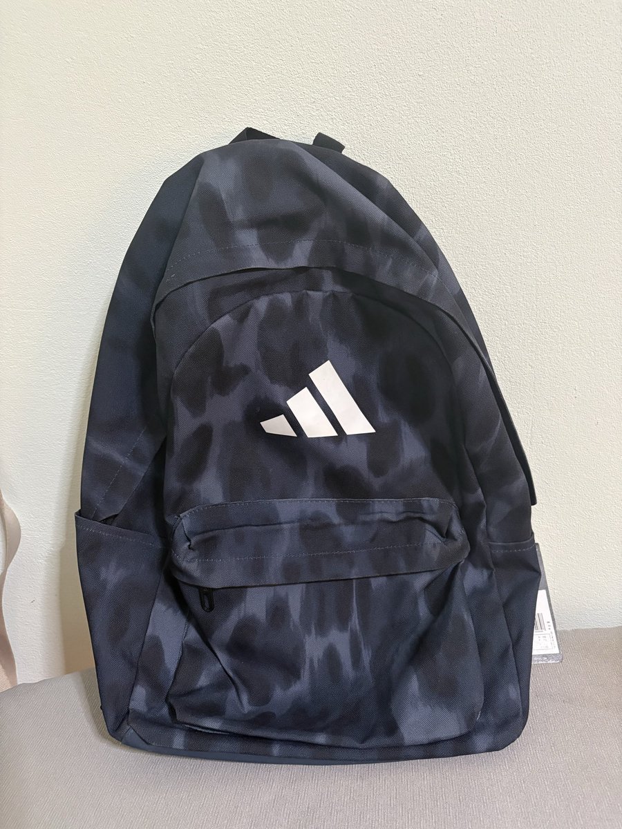 wornsed's tweet photo. ส่งต่อกระเป๋า adidas สีน้ำเงิน
 700 รส From 1,300 (ป้ายยังอยู่)
#adidas #ส่งต่อadidas #ส่งต่อกระเป๋า https://t.co/FOPatBJb6V