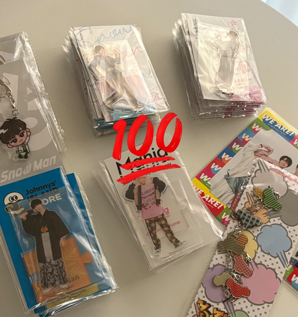 rip_dya's tweet photo. SnowManグッズ整理に伴い買取してくださる方探しています。

【譲】画像(ALT参照ください)

【求】DMまで

メンバーごとのまとめて買取していただく場合
お値引いたします。
都内or千葉辺りで直接取引出来る方優先。
詳しくはDMまでご連絡ください。

 #SnowMan譲  #SnowMan https://t.co/AvI5Og2Os4