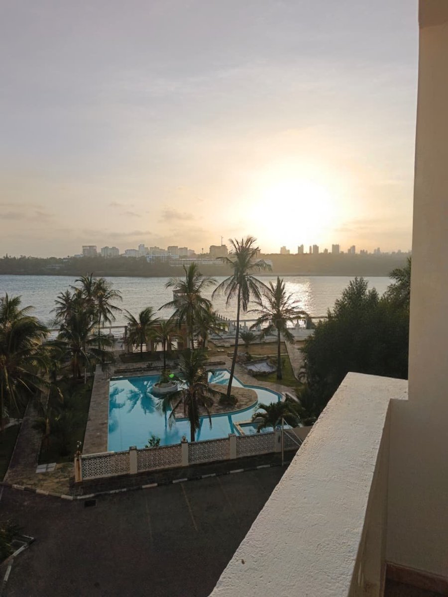 Airbnbwise's tweet photo. Cozy, modern home in a quiet neighborhood with a 

stunning view of Mombasa Old Town?

with access to Mkomani Beach

This elegant 3-bedroom — steps from English Point — is exactly what you need.

Reserve your stay today.

📞 Call/WhatsApp 0703527092

#Mombasa #EnglishPoint https://t.co/sAXrO2mk2i