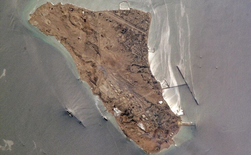 MahalaxmiRaman's tweet image. From Sanctions to Raids: The #US Discusses the Forced Seizure of #IranianOil and #NuclearFacilities

The #US and #Israel are considering the possibility of a forcible seizure of key #Iranian facilities, in particular, Kharg Island in the #PersianGulf. This is the largest