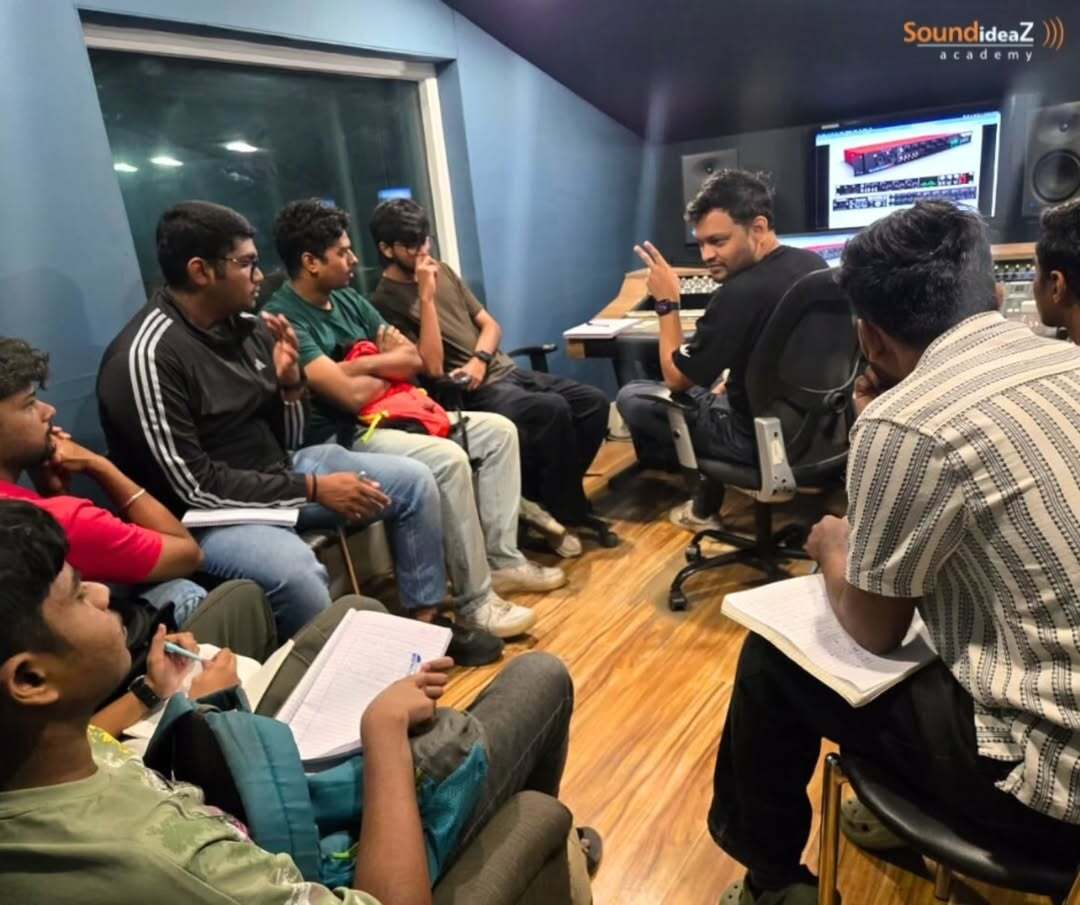 SoundIdeaz's tweet photo. 🎛️ Studio Hardware Routing Session at Soundideaz Student Studio 🎶
Our Studio Hardware Routing Session was an insightful deep-dive into the world of professional studio setups, led by Akshay Patil. https://t.co/b3c4t3RFqr