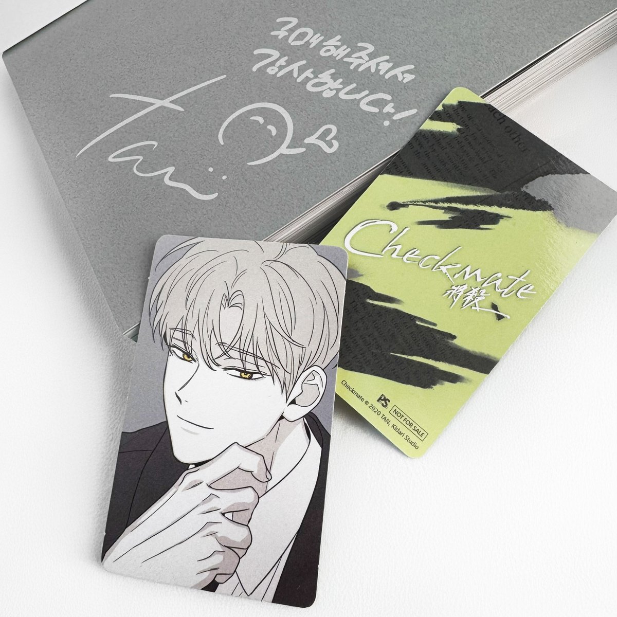 pinsin_books's tweet image. 🧩《將殺Checkmate》7 特裝版 特別開箱🧩

金屬質感搭配精緻圖樣，閃耀的徽章設計✨
將賢夜悄悄別在身邊，成為日常的低調點綴💚

(1/2)
#將殺 #Checkmate #TAN #체크메이트