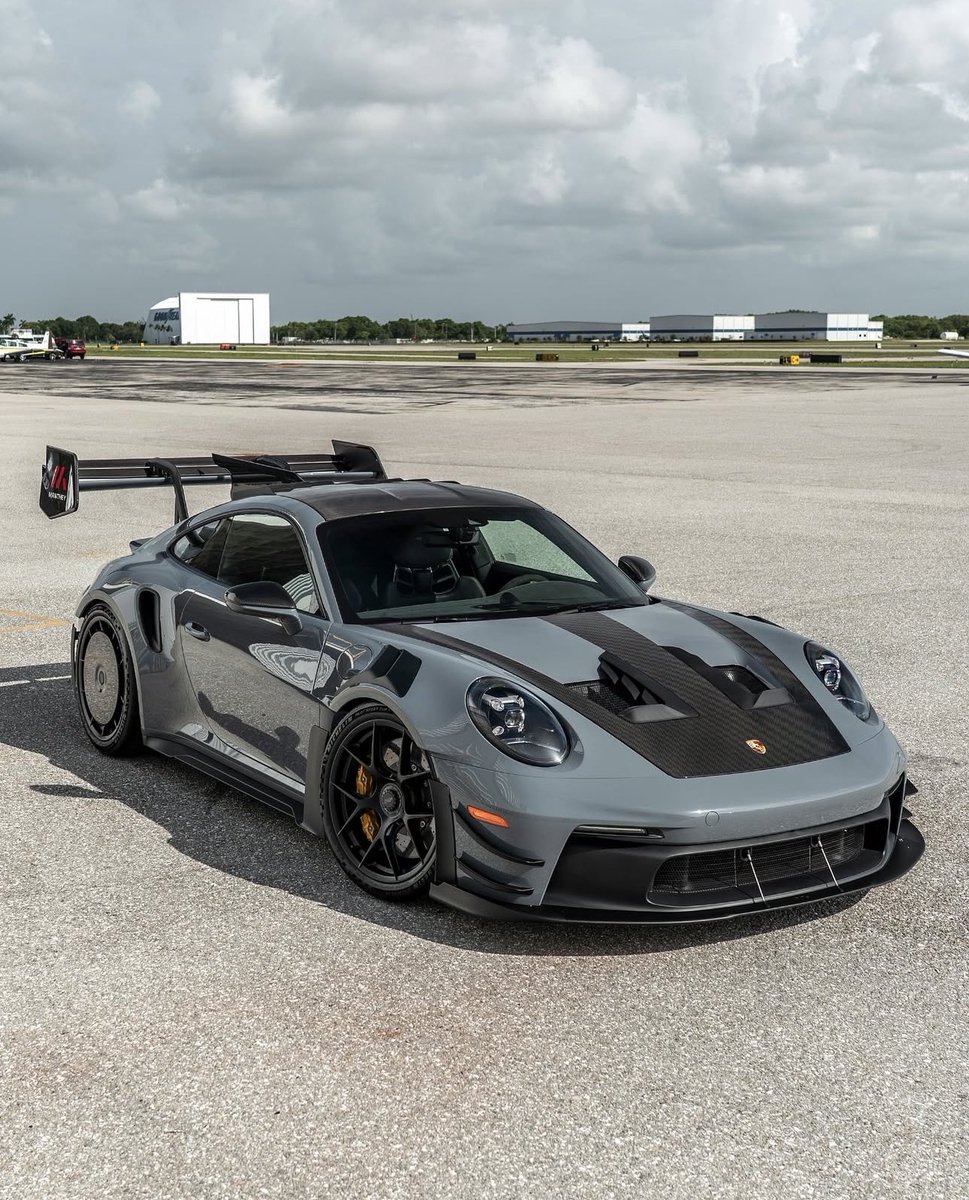 I have never imagined my future without a Porsche 911 gt3 rs in it