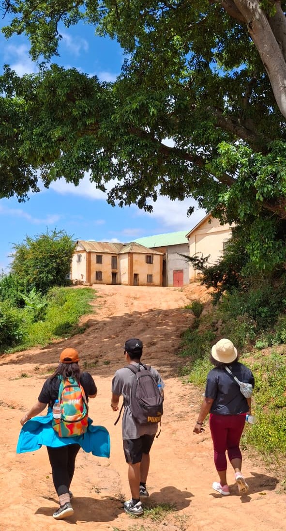 triptomada's tweet photo. A beautiful hiking journey. See you on the next adventure! ❤️
------
034 84 360 58 / 032 87 993 86
triptomada@gmail.com
---------------
#tourismedecouvertemadagascar #Ecotourisme #tourismelocal #LoveMadagascarLandscape #NomadeVibe #NatureHumain #HumainHumain #SimplyBest https://t.co/LPRsyalwyK