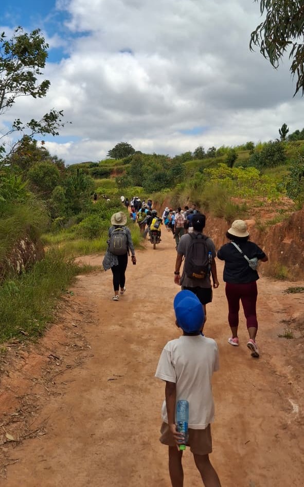triptomada's tweet photo. A beautiful hiking journey. See you on the next adventure! ❤️
------
034 84 360 58 / 032 87 993 86
triptomada@gmail.com
---------------
#tourismedecouvertemadagascar #Ecotourisme #tourismelocal #LoveMadagascarLandscape #NomadeVibe #NatureHumain #HumainHumain #SimplyBest https://t.co/LPRsyalwyK