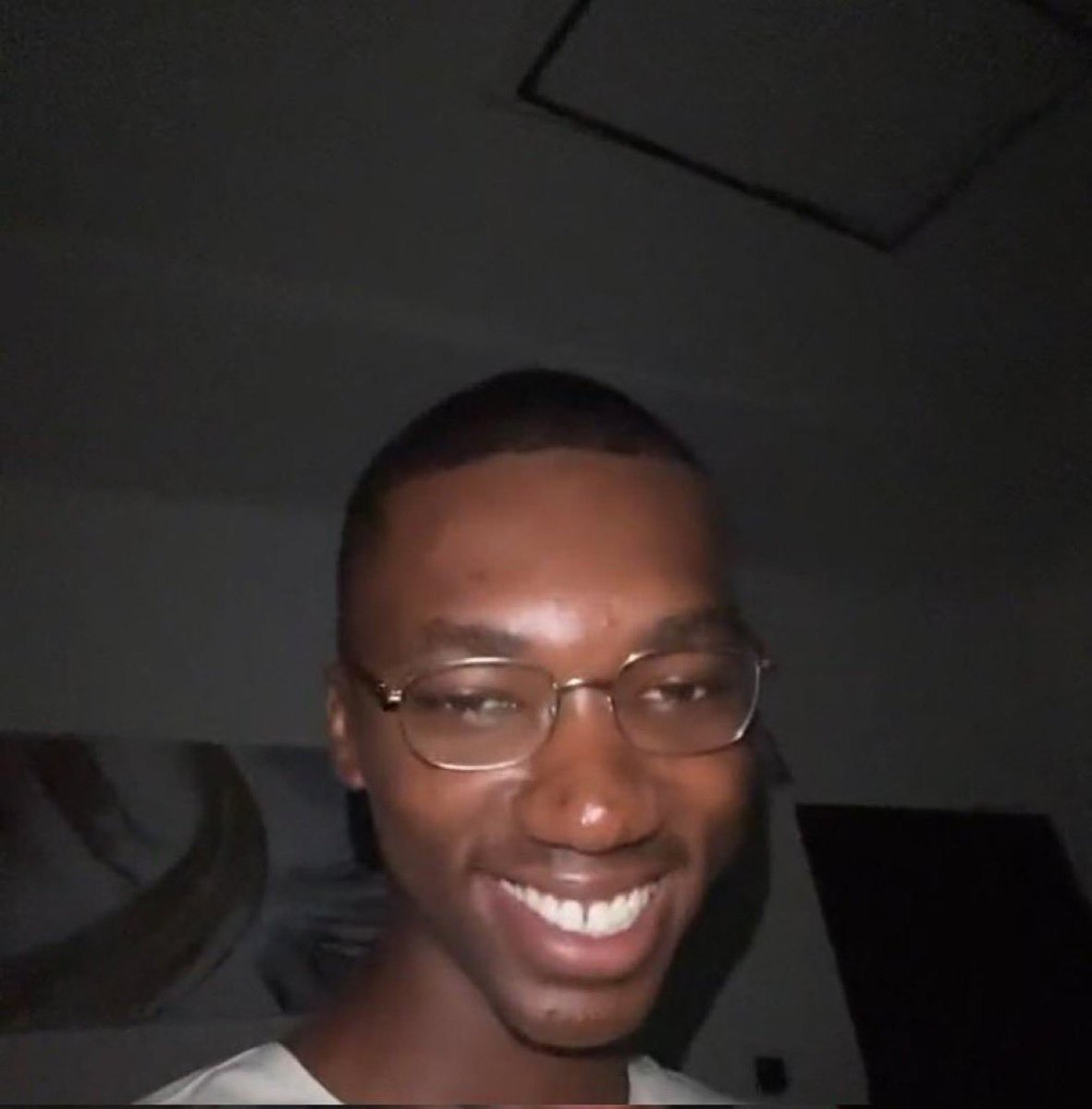 You go first think say blue tick na blessing until you gam my post …

E no Dey pass 10 views 😂