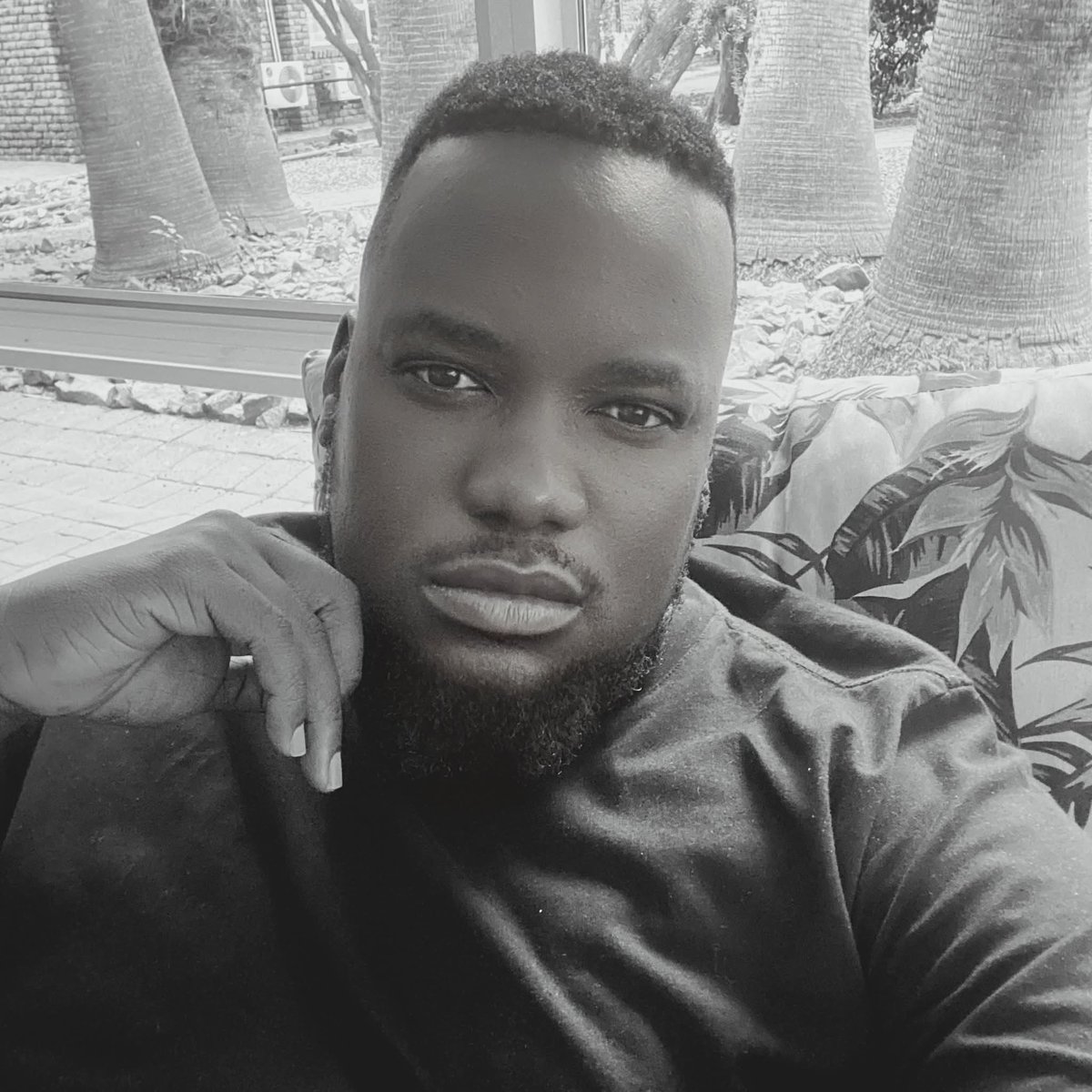 TheLocalSliceBW tweet media