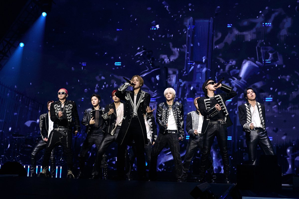 yg_treasure_jp's tweet photo. [💎]

2025-26 TREASURE TOUR [PULSE ON]

先日 開催されたマカオ公演の様子を公開✨

アジアツアー開催中のTREASUREですが
日本ではツアーを振り返るLIVE CDの発売や
POP-UP STOREの開催が決定しました‼️

ぜひ チェックしてくださいね👀🩵

💿 LIVE CD の詳細はこちら
https://t.co/z0u563F7ag

🎞 POP-UP STORE の詳細はこちら
https://t.co/4Is4rAKH0s

#TREASURE #トレジャー #트레저
#PULSE_ON_IN_JAPAN #YG