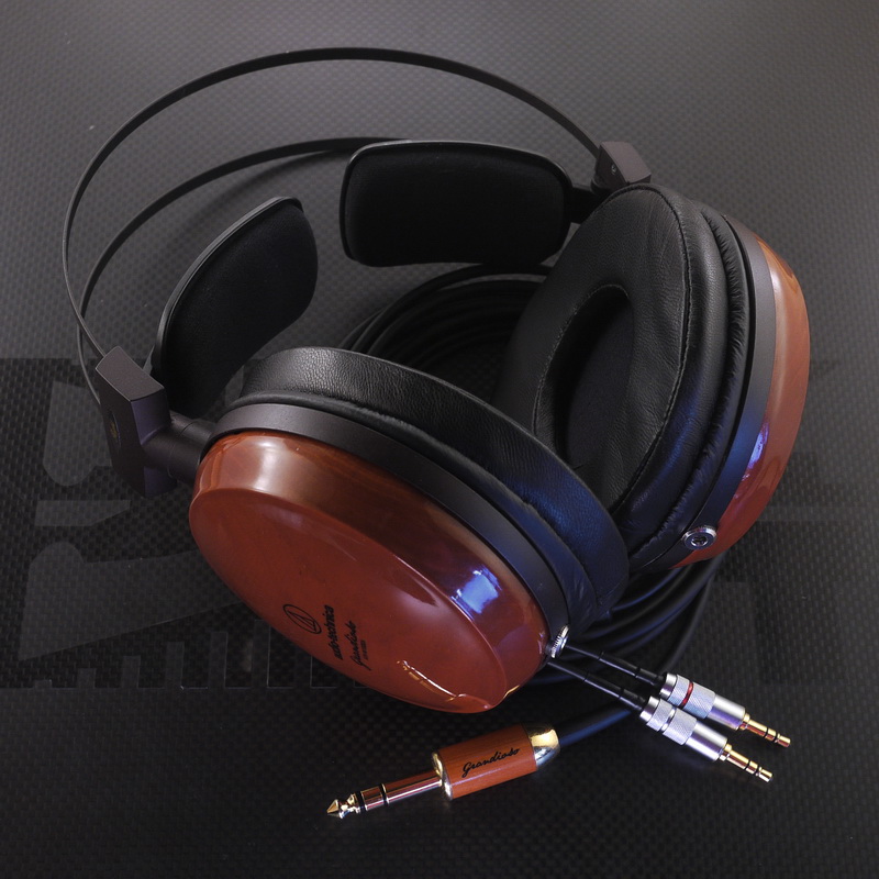 ifoool's tweet photo. audio-technica ATH-1000x 3.5mm両出しデタッチャブル化 #E4UA
3.5mmレセプタクルにはオヤイデ電気製J-3.5SRを使用、内部配線は4N純銀撚り線と102SSC撚り線の1:1カッドツイスト、純正ケーブルにはP-3.5Gを取り付け
バランス接続に対応させながら、より長期間使用可能になりました😊 https://t.co/J45HVGvA51