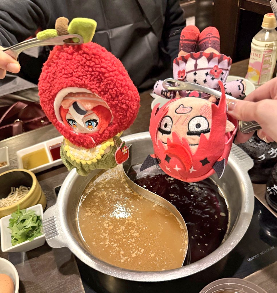 appleseed_art's tweet image. Today, we brought Baerys to モーモーパラダイスしゃぶしゃぶ, a shabushabu recommended by IRyS in her Ikebukuro video! The food is soooo goooood, especially in this cold weather, 10/10 would recommend👍

P.S. the sakuras at the front of Ueno Park are starting to bloom!

#IRyS