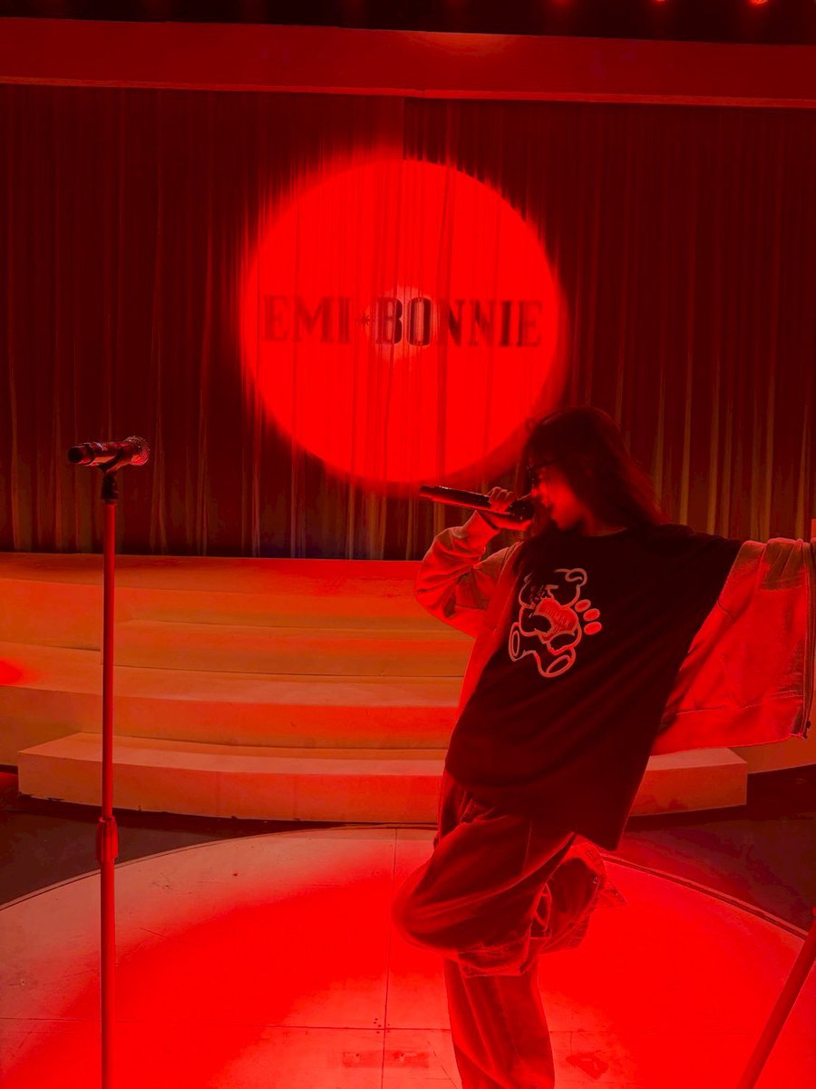 ฟื้นแล้วฮะ เมื่อวานหลับปุ๋ยเยย🫠
ขอบคุณAnysทุกคนที่มาดูพวกเราทั้ง 2 วันเลยนะคะ รวมถึงผู้ชมทางบ้านที่ดูสตรีมหรือดูผ่านโซเชียล เสียงของทุกคนมาถึงเราเสมอ ทั้งกำลังใจ ความเชื่อใจ และความรักที่มีให้ มันมีค่ามากจริงๆ มันเป็นแรงผลักดันให้เราอยากทำทุกอย่างให้ดีที่สุด