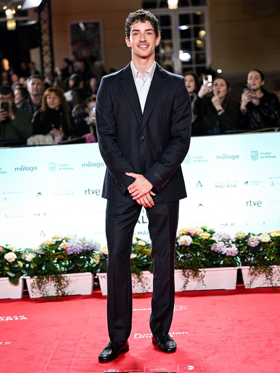 Manu Rios Archive tweet media