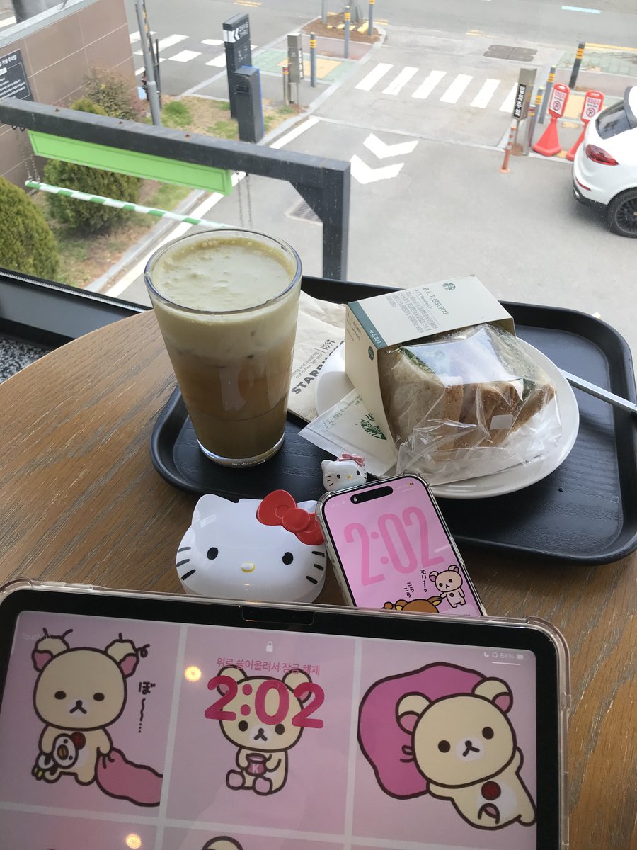kumachive's tweet photo. 면접준비하러왔서요 ~.~ https://t.co/cGkzDNwsc0