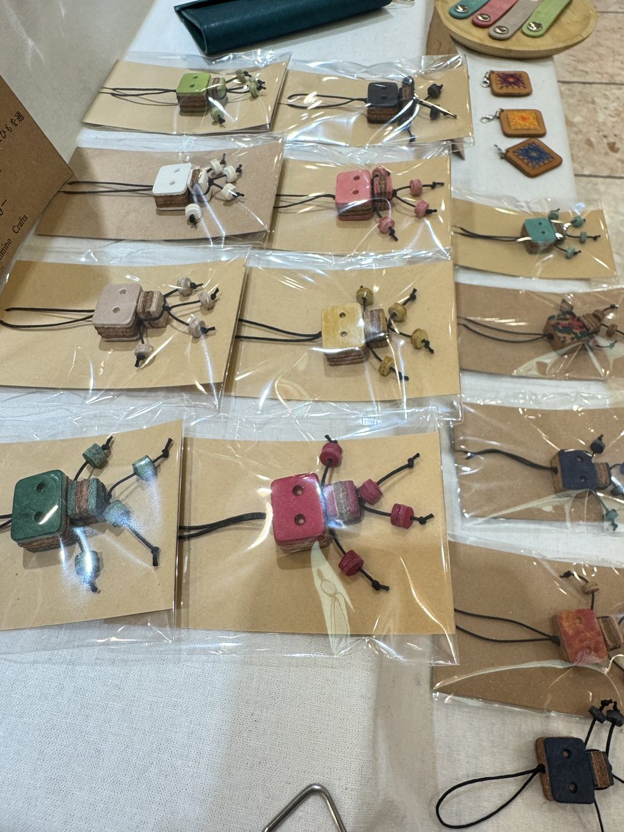 Kimino_Crafts's tweet photo. まだまだ作らないと…！
でも寒くて作業が進まない😖🍃 https://t.co/w7m2vUMvKe