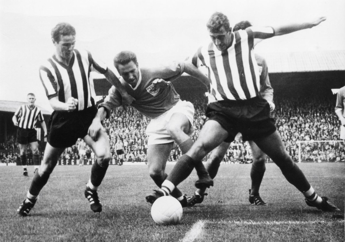 BFC_ExPlayers's tweet image. Happy 88th Birthday today to former Pool full-back &amp;amp; top fella .... Tommy Thompson

Hope you have a great day Tommy !
👍😀🎂🍻⚽️🍊

#LovedPlayingForThePool
#GreatBloke