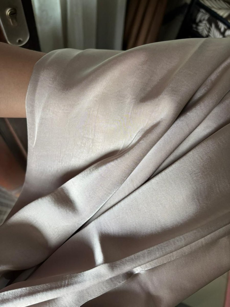 Want To Sell (WTS) ‼️Brand New‼️

Yeona Vian Pants (Beige) Size S 
bahan silk premium
lingkar pinggang: 66-70 cm
lingkar pinggul: 98 cm
panjang: 102 cm

💰 245k

📍Kab.Bogor
(khusus jabodetabek bisa langsung freeong tanpa syopi)