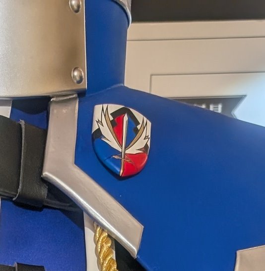 騎士のブローチってちょっとマチルダ騎士の旗とは違うんだな〜勉強になる