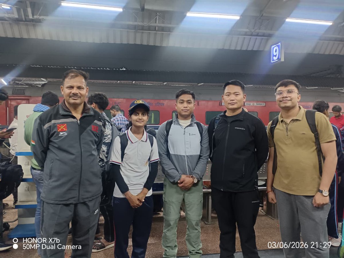 MGUGOfficial's tweet photo. विश्वविद्यालय की एनसीसी कैडेट लांस कॉरपोरल उजाला सिंह का चयन प्रतिष्ठित ड्रोन ट्रेनिंग कैंप ‘B’ (SW) में भाग लेने के लिए किया गया है। यह प्रशिक्षण शिविर 07 मार्च 2026 से 17 मार्च 2026 तक श्रीकृष्ण कॉलेज, अहमदनगर (सीतापुर) में आयोजित किया जा रहा है । #mgug #ncc #ncctraining https://t.co/MCQZgDTWoC