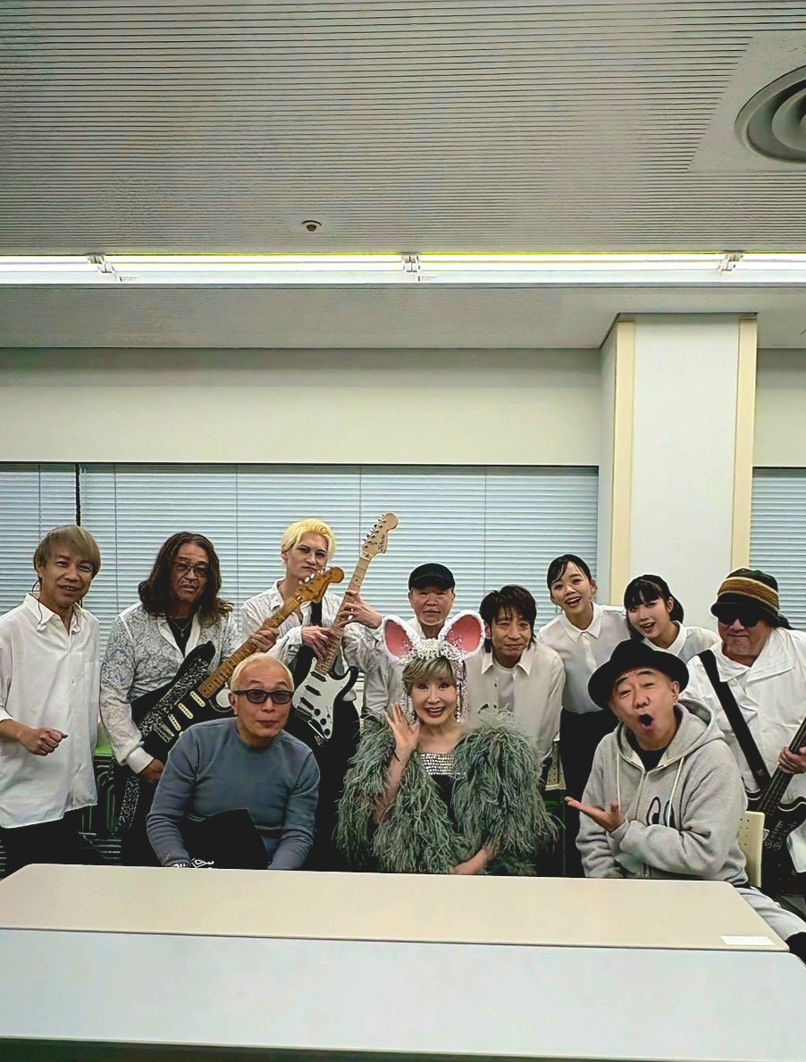 ラスボスこと"小林幸子"さんとのテレビ収録でした📺
歌唱された新曲「暮らしとはなにか～綺麗なネズミ～」は所ジョージさん作詞曲でなんと!!
MASUMIが編曲を担当させていただきました🎸🔥感激です😭😭😭

可愛いらしくちょっぴり泣けるストーリーに泣きのギターが炸裂する楽曲は近日リリースです🎵