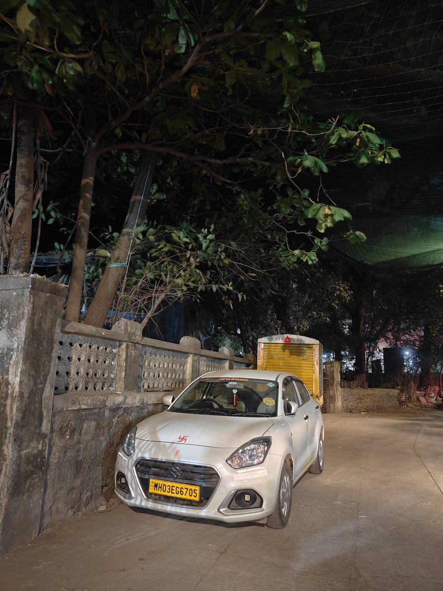 KothariNameet's tweet photo. @MTPHereToHelp @SoningraRahi These 3 Photos are from 7th March the same day ( but evening around 8.30pm ) my car was fined and the rest of the cars were let go with a warning https://t.co/zK00RbCdqo