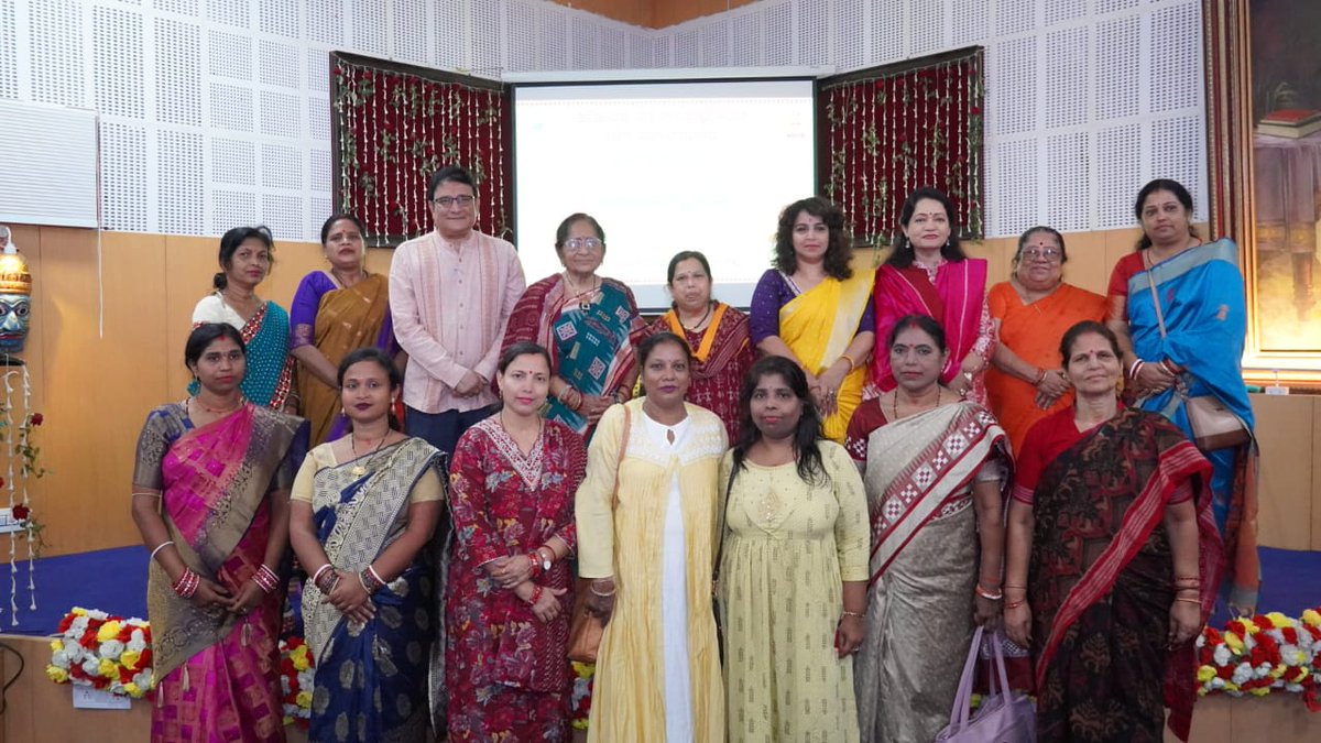 Culturedeptt's tweet photo. ନାରୀ ହେଉଛି ସଶକ୍ତ, ସାମର୍ଥ୍ୟବାନ ଓ ପ୍ରଗତିଶୀଳ । ଓଡ଼ିଶା ରାଜ୍ୟ ସଂଗ୍ରହାଳୟ, ଓଡ଼ିଆ ଭାଷା, ସାହିତ୍ୟ ଓ ସଂସ୍କୃତି ବିଭାଗ ପକ୍ଷରୁ ଅନ୍ତର୍ଜାତୀୟ ମହିଳା ଦିବସ ପାଳିତ ହୋଇ ଯାଇଛି । ଏହି ଅବସରରେ "ନାରୀର ସାମର୍ଥ୍ୟ ଓ ପରିସର" ଶୀର୍ଷକ ଆଲୋଚନାଚକ୍ର ଅନୁଷ୍ଠିତ ହୋଇଥିଲା ।
#culture #Odisha #WomensDay2026 #statemuseum #OLLC https://t.co/xpjfLCFRLX