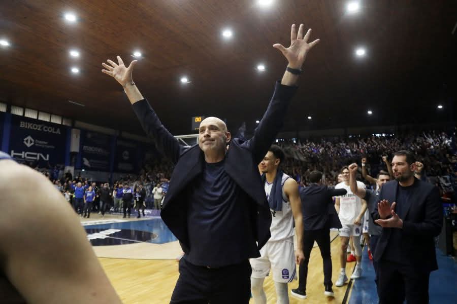 Outekan.gr tweet media