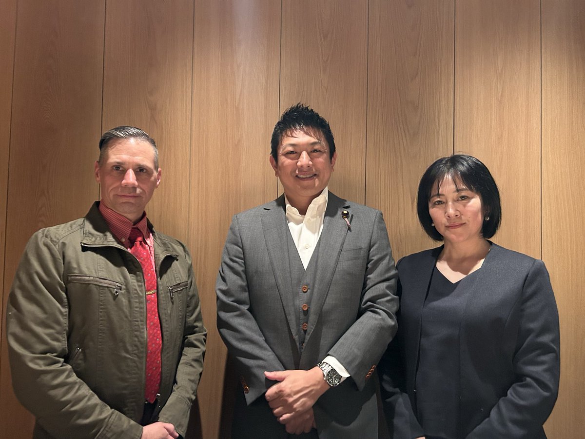 jinkamiya's tweet photo. 夜は参政党から3回の国政選挙に挑んでくださっている山口の山崎たまえさんとご主人と会食でした。
わかりやすい英語で、世界の情勢についていろいろ教えて頂きました。
インプットがないと新たな発想は生まれてこないので、有り難い時間でした。 https://t.co/HhCkIKkyj5