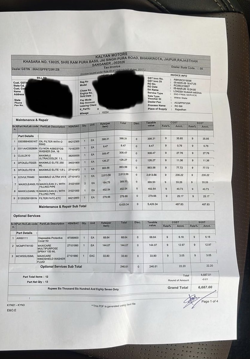MonkeyOfSteel's tweet photo. I own 2 Mahindra SUVs and paid ₹30K+ for servicing last week, yet this is the customer experience I get. Request @MahindraRise to please look into the conduct of this service center and resolve the issues on priority.@anandmahindra @rajesh664. See attached images of receipts. https://t.co/d10IaMk4qH