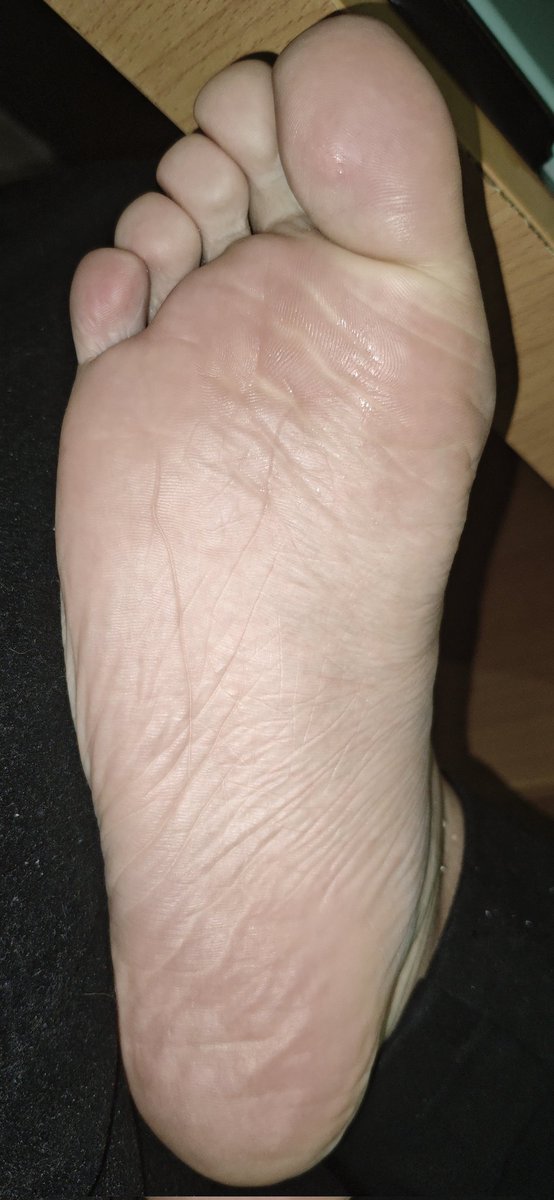 hlinyy's tweet photo. 傻逼专属壁纸
#臭脚 #feet https://t.co/gDZgIB9uEE