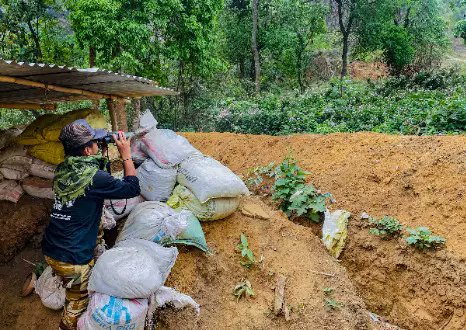 Two militants linked to insurgent groups have been arrested in #Manipur, with cash &amp; communication devices seized during the operation.
Breaking extortion networks is essential for restoring trust, protecting livelihoods &amp; moving the state toward lasting peace.
#Peace4Manipur