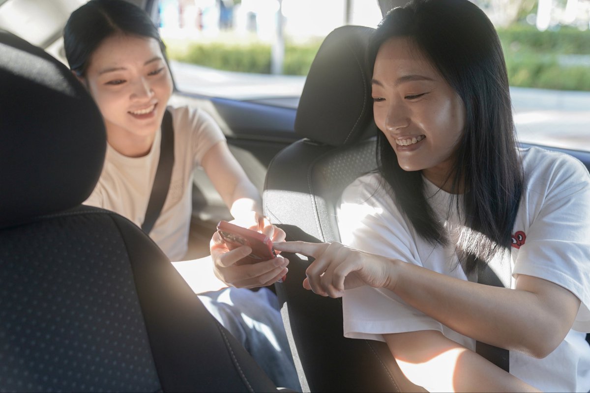 DiDiGlobal's tweet photo. This #InternationalWomensDay, DiDi celebrates women who move cities every day — both riders and driver partners.

Across China, DiDi launched appreciation activities in more than 50 cities, inviting female drivers to share their experiences, suggestions, proud moments, and personal wishes — helping their stories be seen and heard. Building on this feedback, DiDi introduced enhanced safety protections, activities, and benefits for female drivers.

In November 2025, DiDi upgraded its female driver preference feature into the “DiDi Women-Friendly Program”. Survey data shows it has increased female drivers’ sense of safety by 14%, with satisfaction 12% higher than the platform average.

#DrivenByHer #BeyondTheDrive #IWD2026