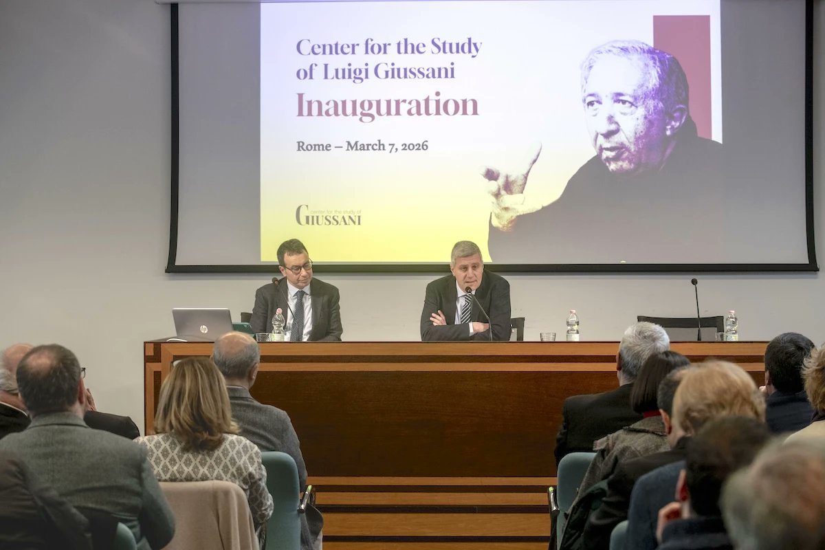 Tracce_it's tweet photo. Sabato scorso a Roma, l'inaugurazione del nuovo Centro studi Luigi Giussani, un luogo dove poter incontrare «lui e il suo enorme lascito per la Chiesa universale». Il racconto della giornata👇
https://t.co/zugA56P6RJ https://t.co/Lz37UUEfqg