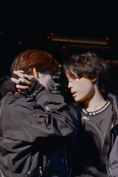 akudoumkt's tweet photo. なぜだかこういう場面ではﾀｲｶﾞｻﾏ側のご尊容(顔)を賜ることが少ないのですが、たまたまであるのかわざとであるのかだけおしえていただきたく🥹🥹🥹 https://t.co/UzqwQMQLJE