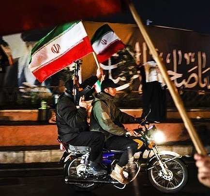 Aryammehr_2's tweet photo. آمریکا و اسرائیل باید تجمعات عرزشیا رو هدف قرار بدن و این حشرات تروریست رو نابود کنند
مطمئن باشيد آدم عادی بینشون وجود نداره تماما کسانی هستن که ملت ایران رو در ۱۸ و ۱۹ دی قتل عام کردن 
@IDFFarsi 
@IsraelPersian https://t.co/LUcznGMGkM