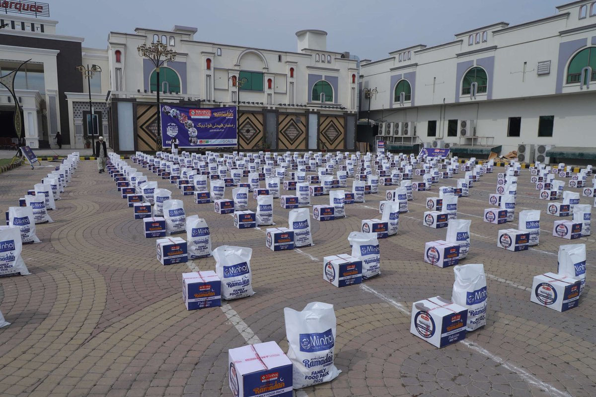 MWF_Pakistan's tweet image. رمضان المبارک کی برکتوں کے ساتھ منہاج ویلفیئر فاؤنڈیشن کی جانب سے بھوپالا، سیالکوٹ میں مستحق اور نادار خاندانوں تک فیملی فوڈ پیکس ان کی دہلیز پر پہنچائے گئے۔

welfare.org.pk 

#MWF #Charity #Donation #Rashanpack #foodpacks #ramadan