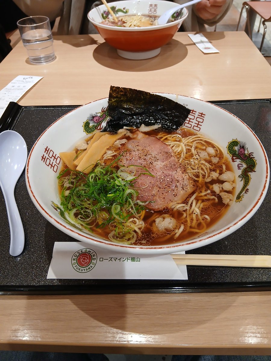 TAKO_TERU's tweet photo. まだ広島県じゃけん。
人生初の尾道ラーメン旨し。 https://t.co/QvGBCyOldc