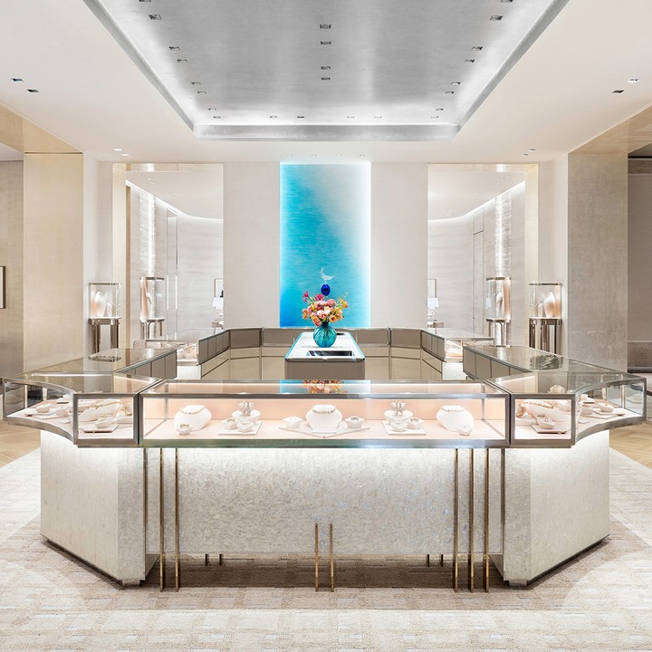 cppluxury's tweet image. TIFFANY &amp;amp; CO newly renovated and redesigned boutique in Scottsdale (Arizona)

#TiffanyAndCo #Scottsdale #Arizona #luxuryjewellery #luxury #jewellery #luxuryaccessories #luxuryretail #LVMH #CPPLuxury @LVMH @TiffanyAndCo