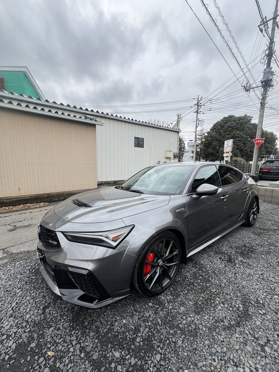 kaz_s2k's tweet photo. 今話題の車ですが、昨年末に日本に到着して、先月納車させて頂きました。

なかなか希望条件にハマる個体が見つからず、少々難航しつつもベストな車体を無事見つけることができました👌

日本にない車でもお探しできるので、お気軽にご相談ください🫡

この度はご用命ありがとうございました！ https://t.co/HzXjOdaMVd